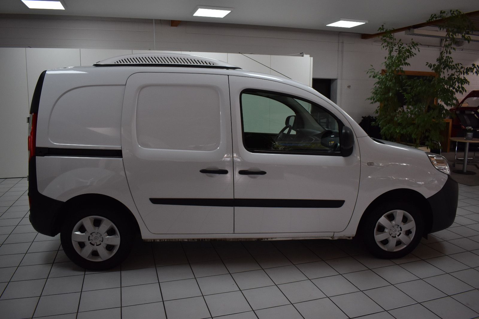 Fahrzeugabbildung Renault Kangoo *Kühlwagen, Stand- und Fahrkühlung*