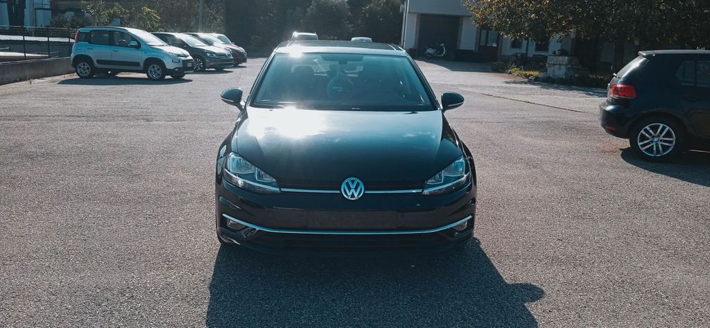 Image of Volkswagen Golf