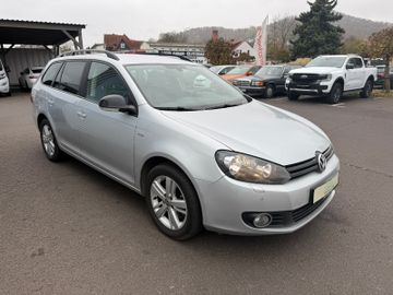 Volkswagen Golf VI Var. Match 2.0TDI+Kamera+AHK+Navi+SHZ+