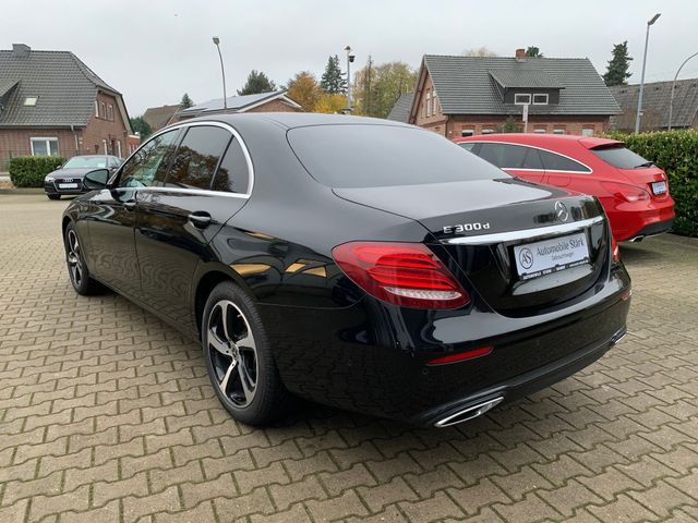 Fahrzeugabbildung Mercedes-Benz E 300 d Avantgarde+Sport & Style+AHK+Kamera+SHD