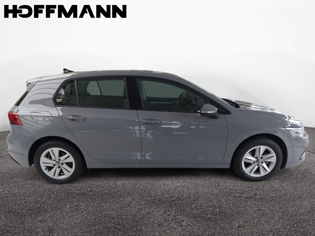 Fahrzeugabbildung Volkswagen Golf 1.5 eTSI DSG Life AHZV Navi LED