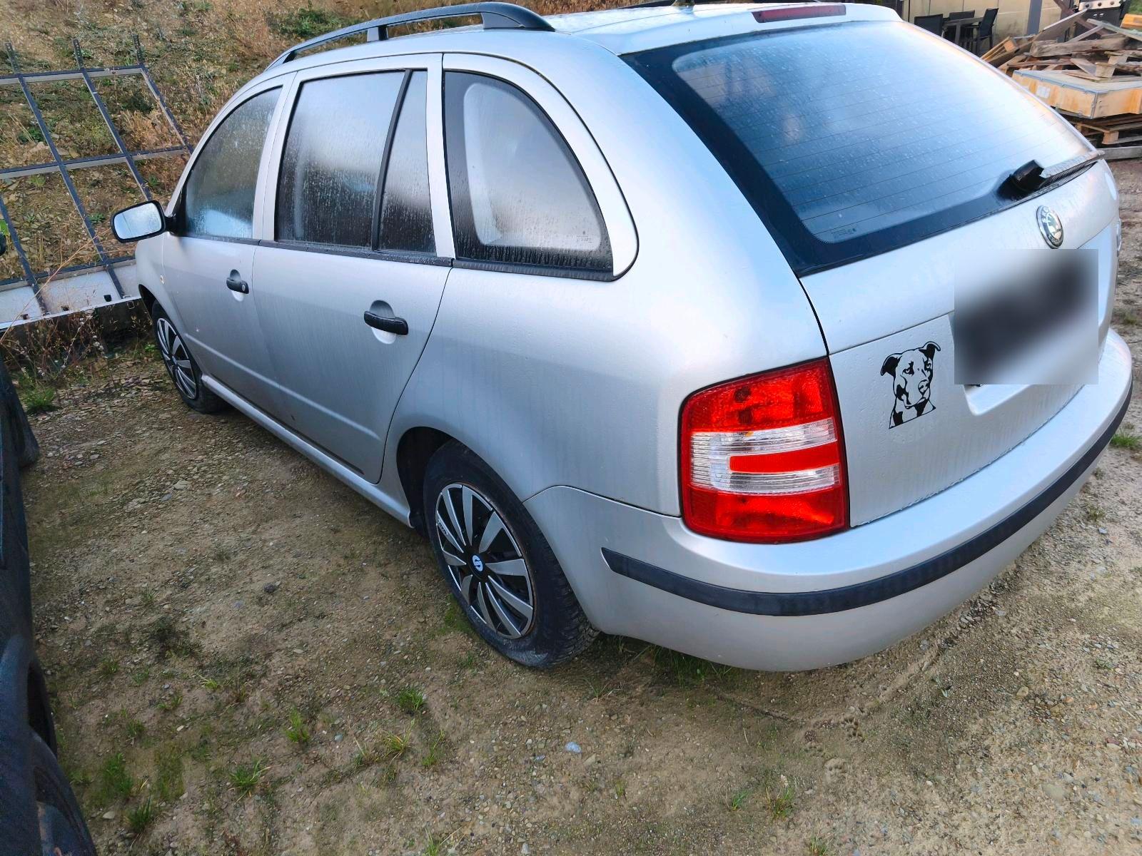 Skoda Fabia 2005 — rear view