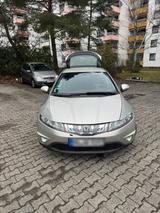 Honda civciv 2009 neu tüv !!!!!! Diesel - Honda Civic Gebrauchtwagen in Frankfurt