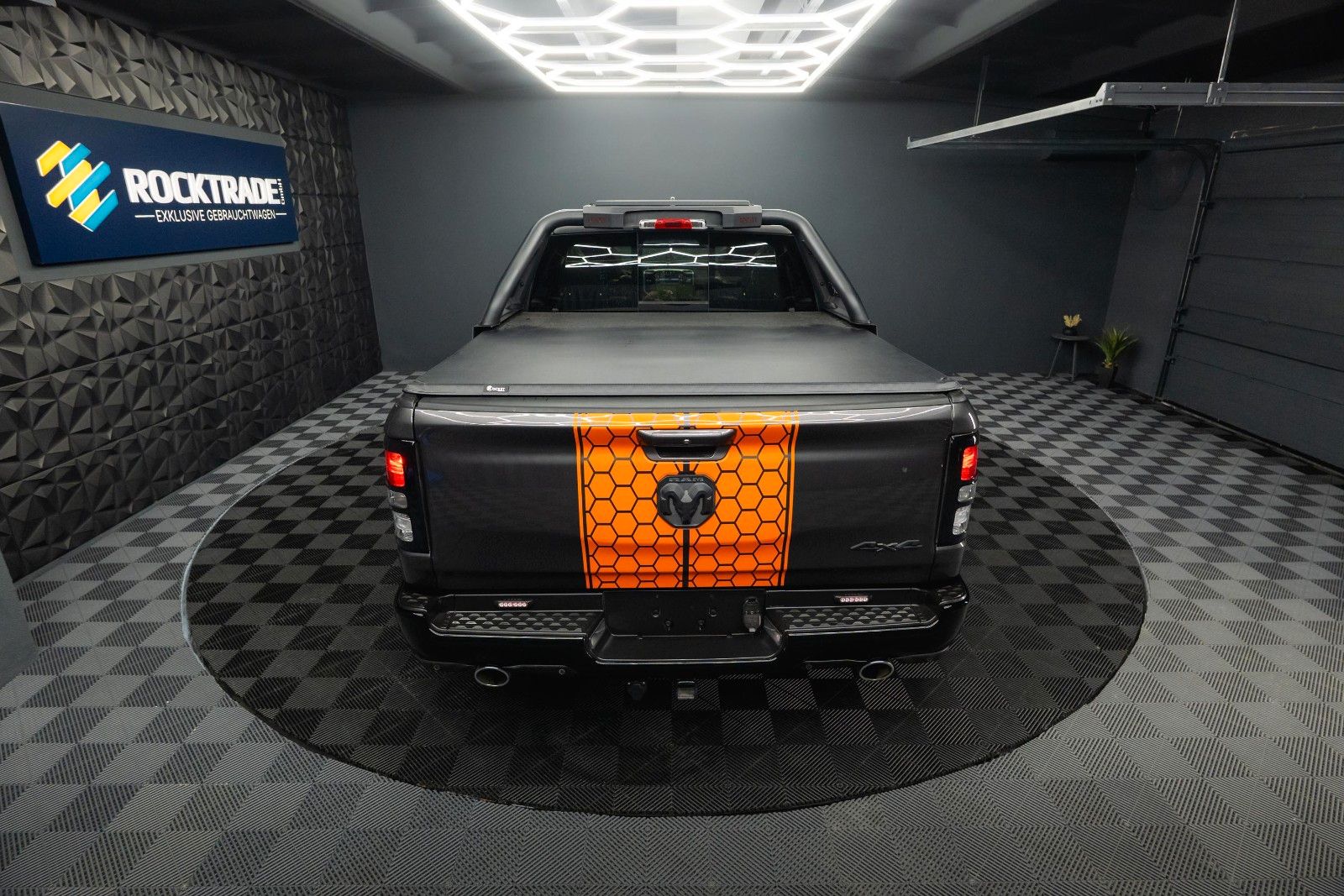 Fahrzeugabbildung Dodge RAM 5.7 V8 HEMI 4x4 OFFROAD Night Limited 19%