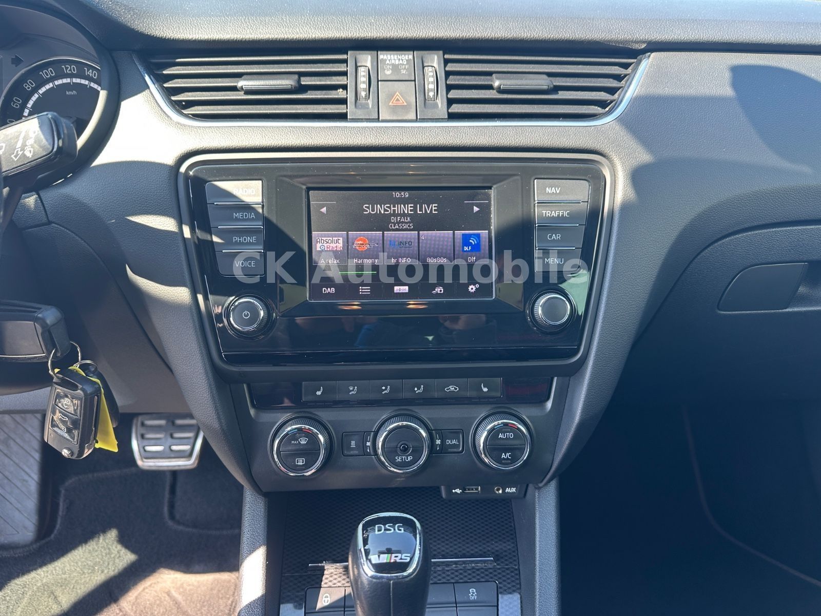 Fahrzeugabbildung SKODA Octavia Combi RS 2.0 TDI DSG/Navi/Bi-Xenon/PDC