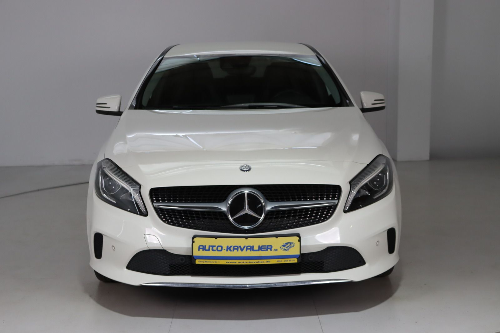 Fahrzeugabbildung Mercedes-Benz A 200 BlueEfficiency Urban * LED * Standhzg.