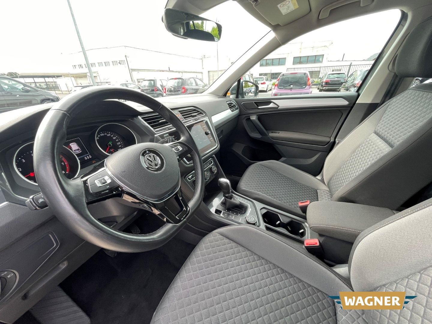 Fahrzeugabbildung Volkswagen Tiguan Comfortline  Automatik 4Motion