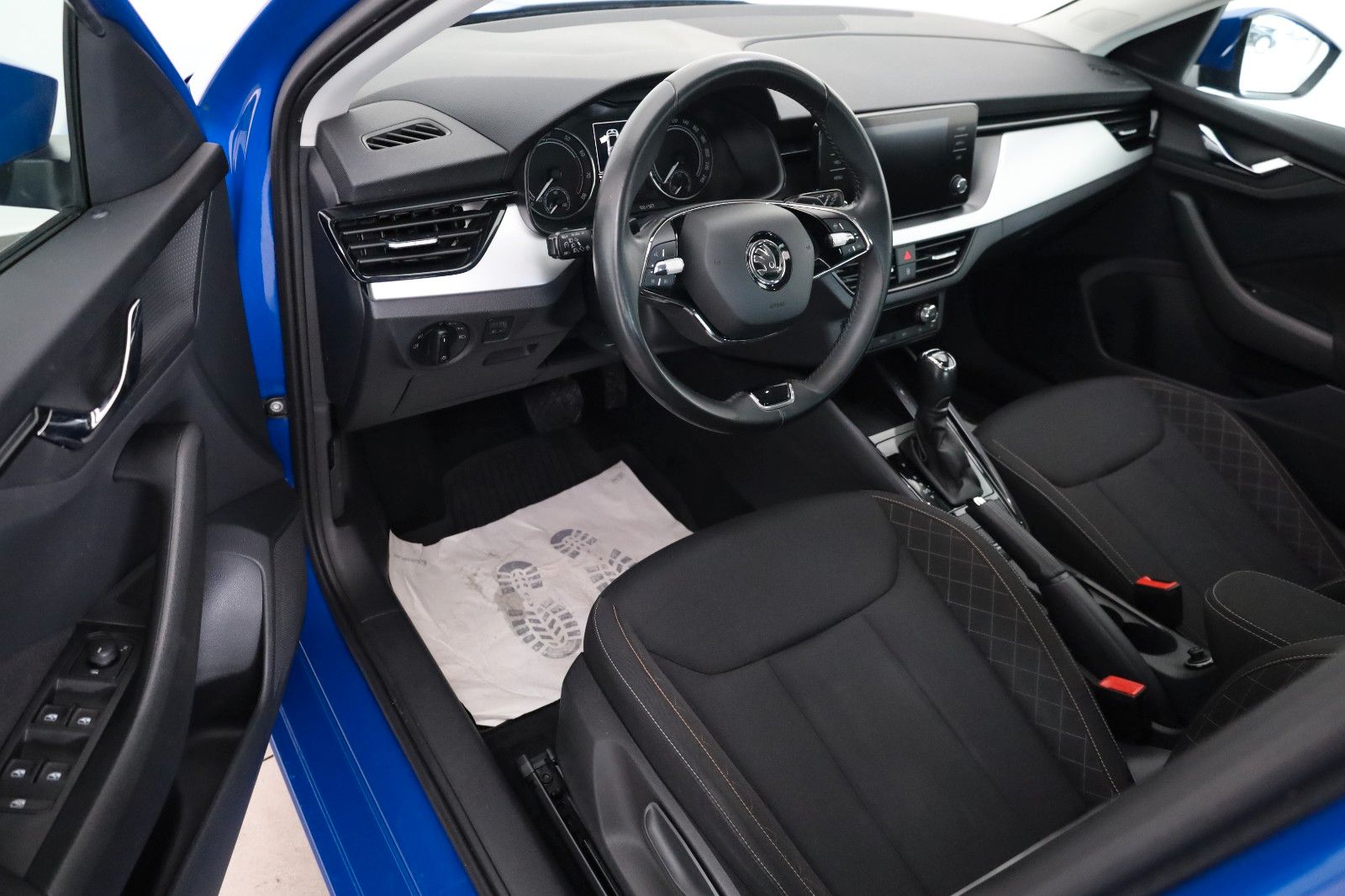 Fahrzeugabbildung SKODA Scala Drive 125 SH,PDC,LED,Kamera,8 fach bereift