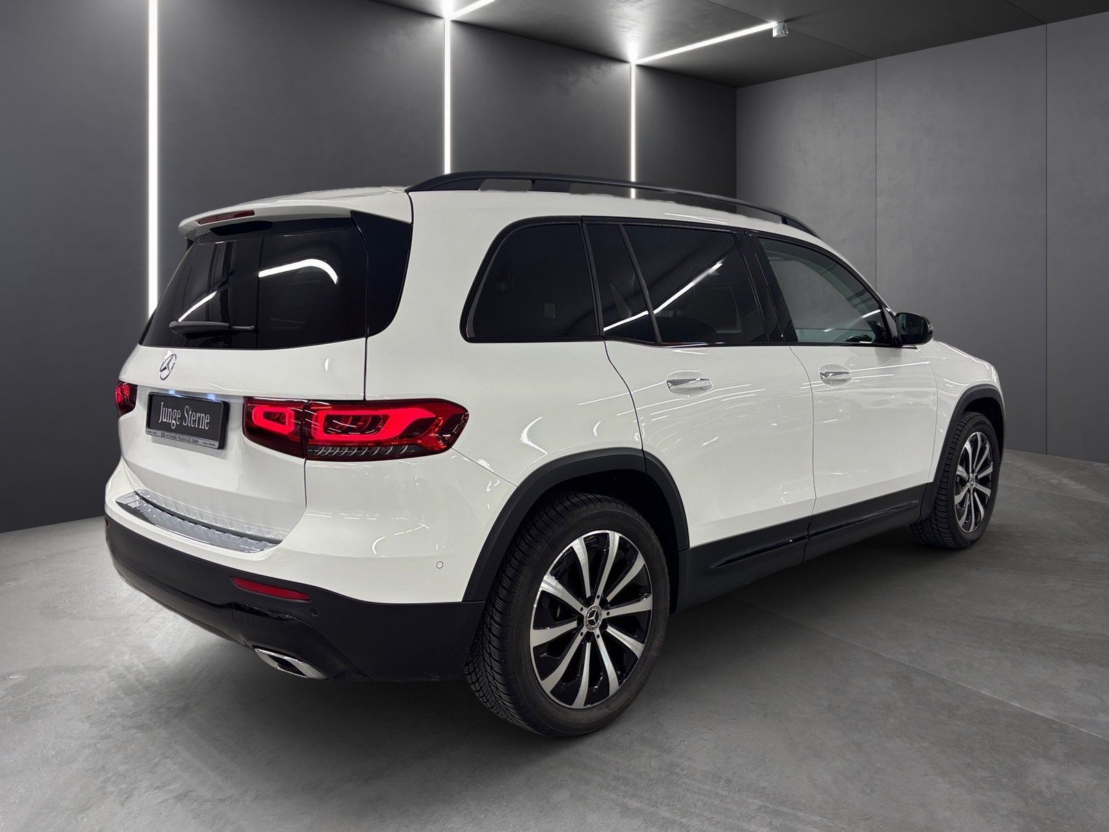 Fahrzeugabbildung Mercedes-Benz GLB 250 4M*Progressive*Night*LED*Kamera*Keyless*