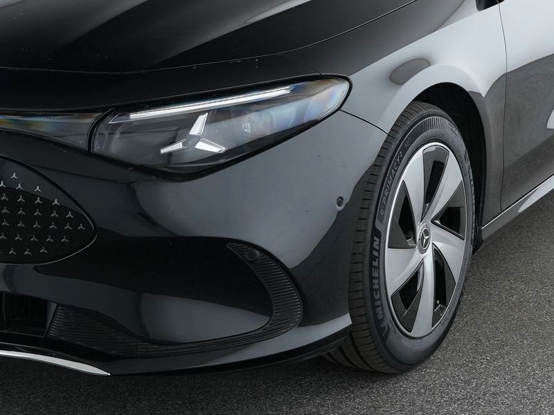 Fahrzeugabbildung Mercedes-Benz CLA 200 EQ Progressive DriveAssist+Pano+Keyless