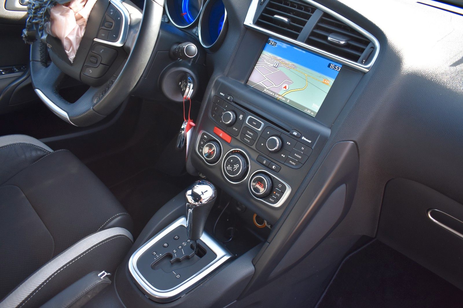Fahrzeugabbildung Citroën DS4 SoChic