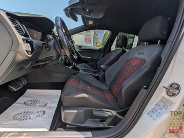 Volkswagen Golf - 10