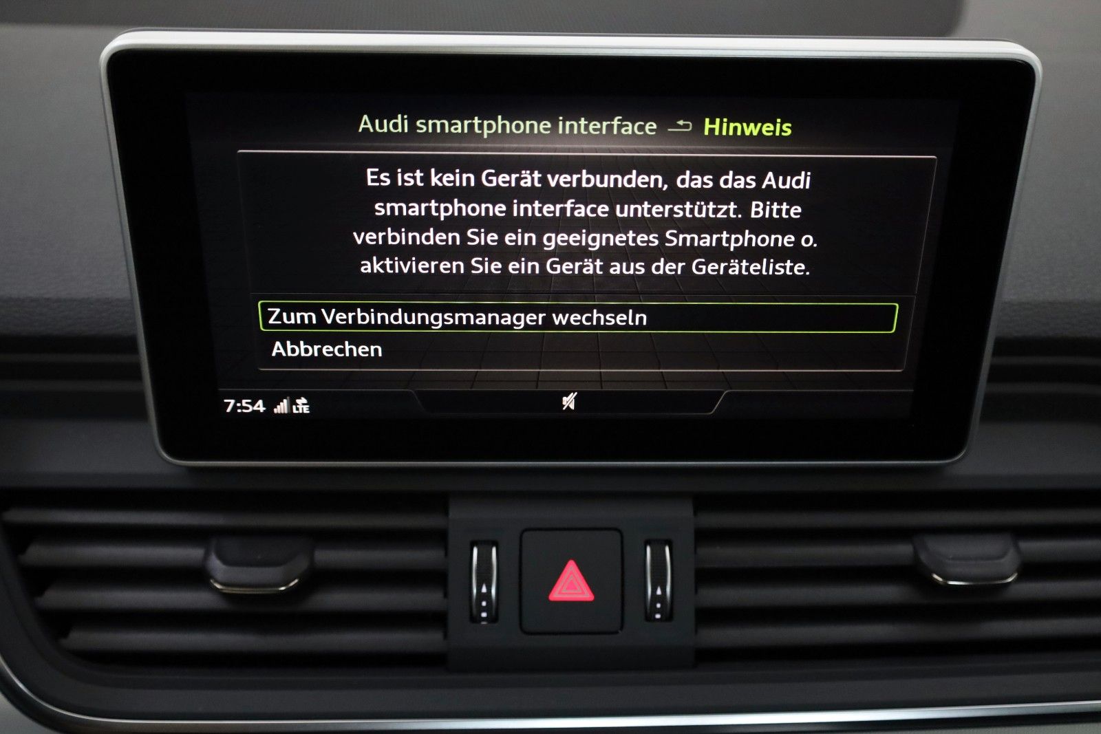 Fahrzeugabbildung Audi Q5 quattro sport Navi,LED,ACC,SH,Kamera,AHK, +WR