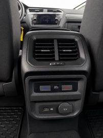 Volkswagen Tiguan - 9