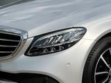 Mercedes-Benz C 180 EXCLUSIVE+NAVI+LED+SHZ+PDC+KAMERA+AHK - gebrauchte Mercedes-Benz C 180 aus dem Jahr 2021