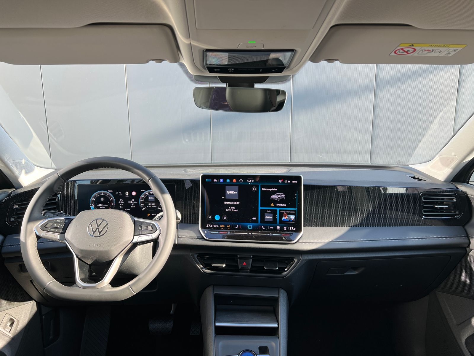 Fahrzeugabbildung Volkswagen Tiguan LIFE 1.5 eTSI DSG *AHK, LED Plus, Kamera,