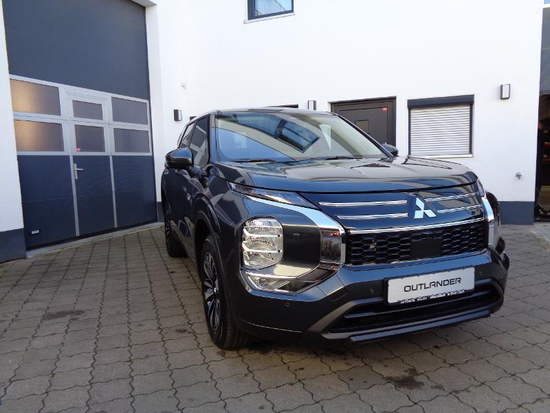 Mitsubishi Outlander 2.4L PHEV PLUS