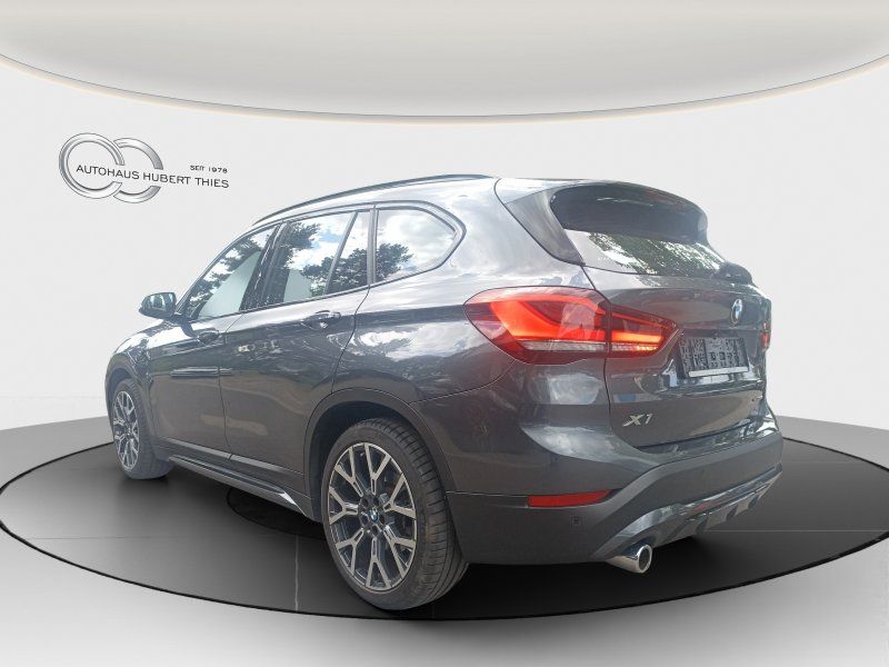 Fahrzeugabbildung BMW X1  xDrive25e  Sport Line