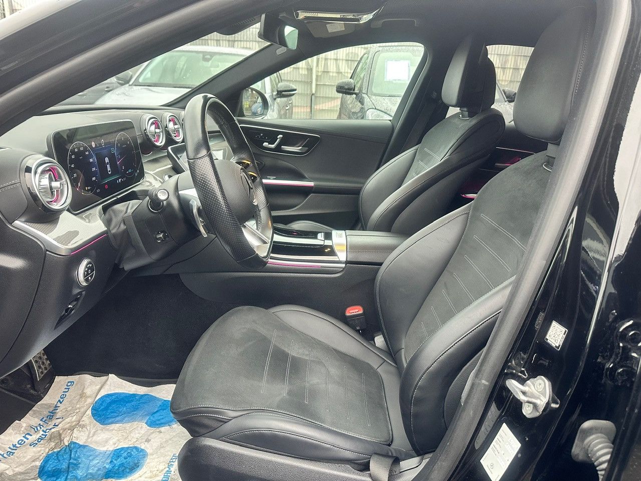 Fahrzeugabbildung Mercedes-Benz C 300 d AMG LINE+AVANTGARDE*1.HAND*