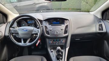 Fahrzeugabbildung Ford Focus Trend 5-Türig 1,6 Ltr.-4 Zyl.