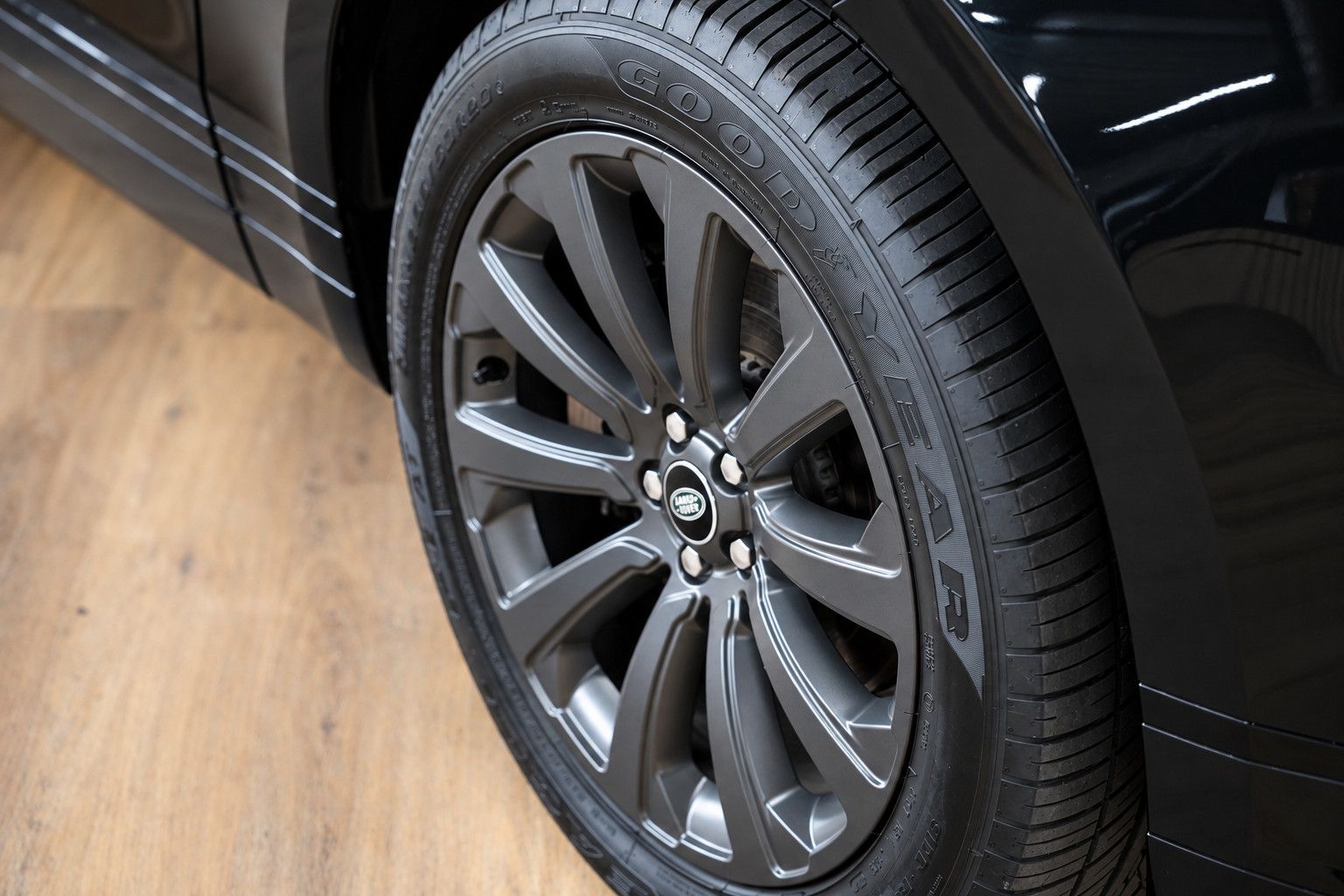 Fahrzeugabbildung Land Rover Range Rover Velar R-Dynamic SE *Meridian*Memory*