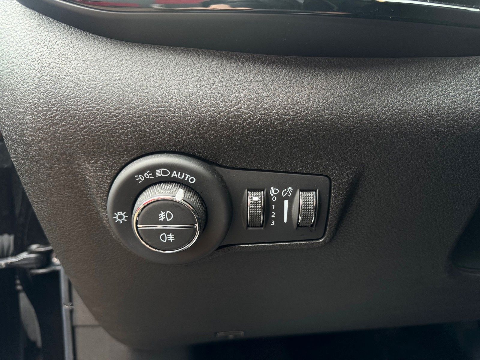 Fahrzeugabbildung Jeep COMPASS Altitude 360° Kamera Carplay Sitzheizung