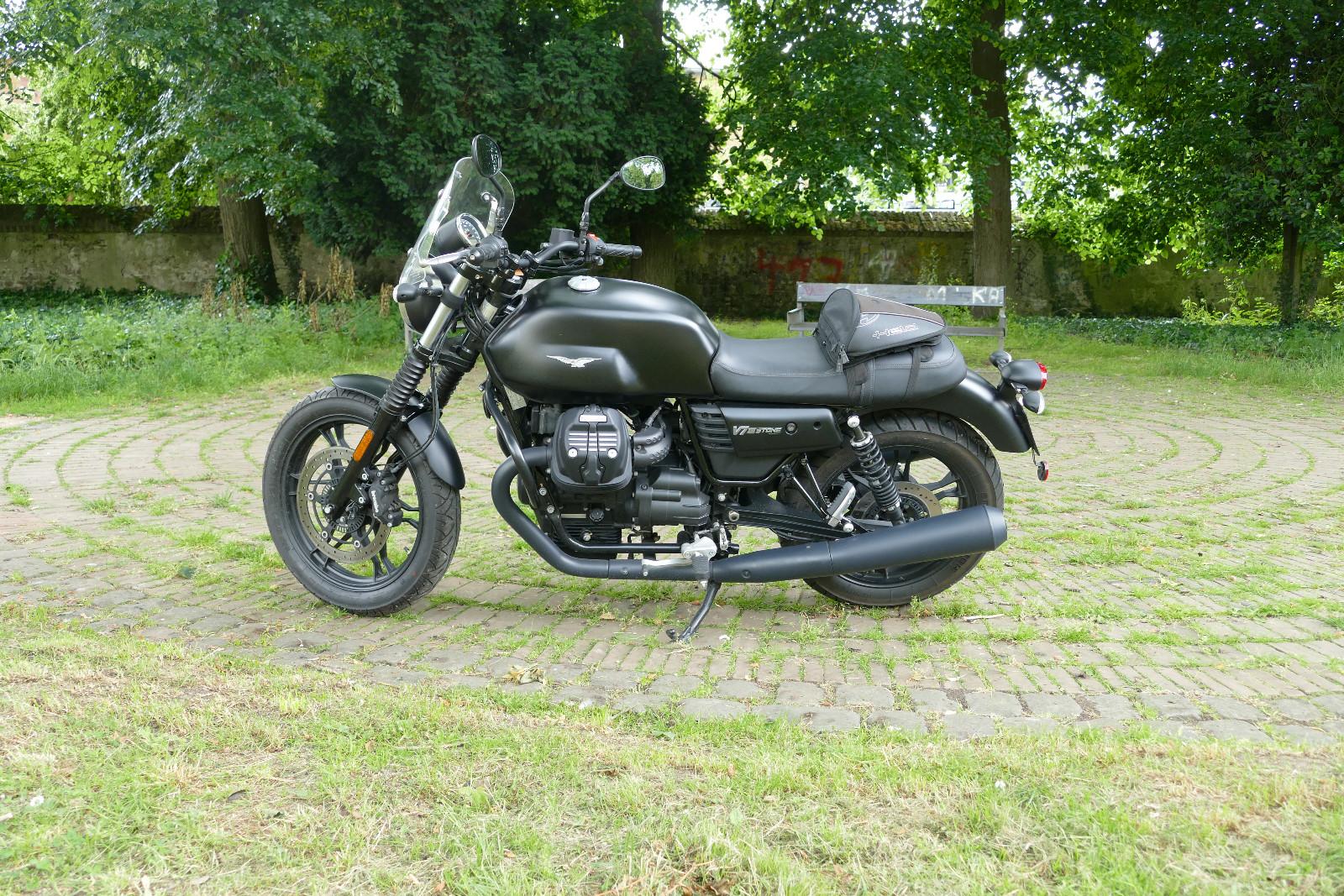 Moto Guzzi V 7 III Stone  E 4  Scheibe & Sturzbügel