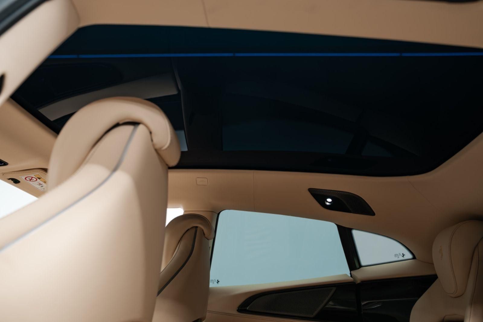 Fahrzeugabbildung Ferrari Purosangue V12 FULL CARBON/LIFT/MASSAGE/STOCK