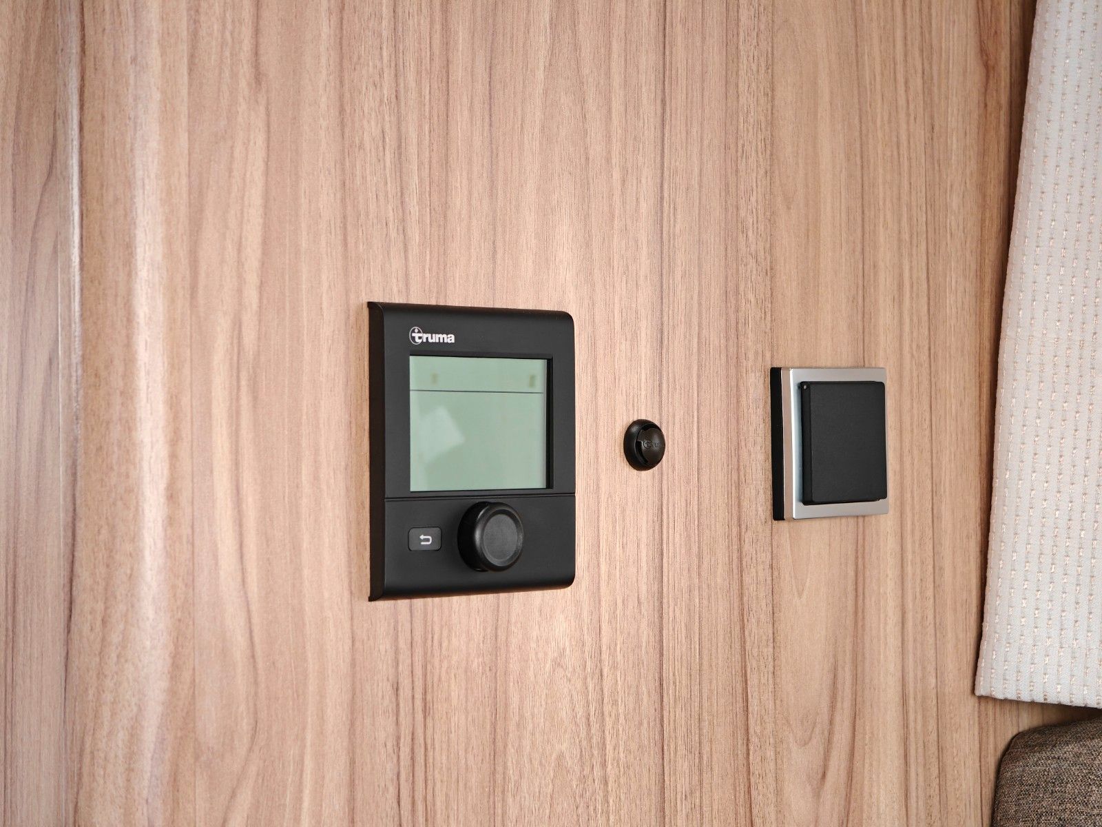 Fahrzeugabbildung HYMER / ERIBA / HYMERCAR Feeling 425 Schlafdach - JETZT 6.464€ SPAREN !!!