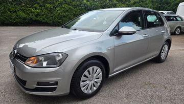 Volkswagen Golf - 1