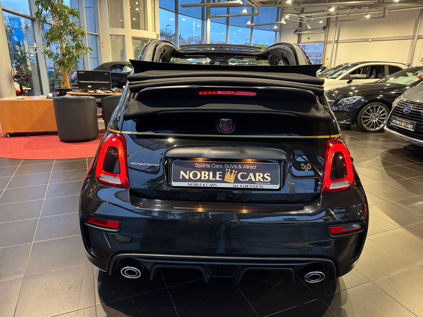 Fahrzeugabbildung Abarth 595C  Scorpioneoro Turismo - 2000 Stk weltweit!