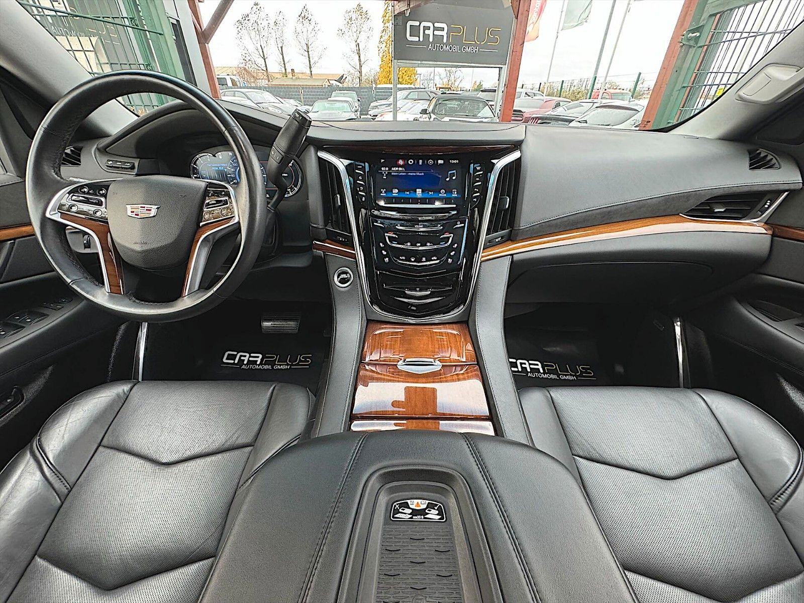 Fahrzeugabbildung Cadillac Escalade 6.2 L Sport Luxury *LED*TV*360°*HeadUp*