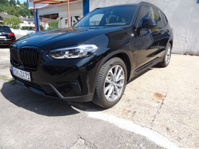 Fahrzeugabbildung BMW X3 xDrive 20d/Virtual/1.Hd/Kamera/Leder/Navi/
