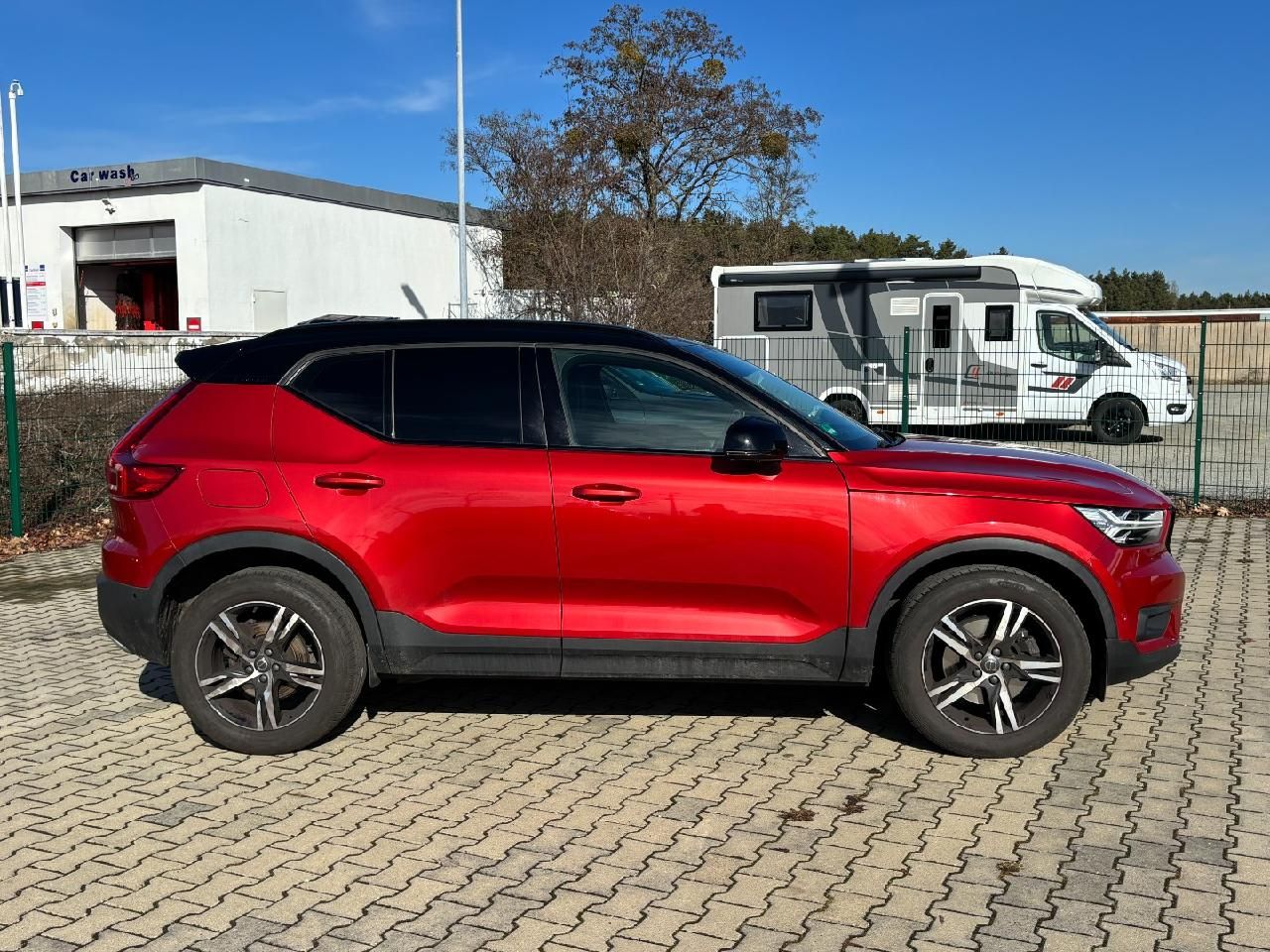 Fahrzeugabbildung Volvo XC40 R Design 2WD