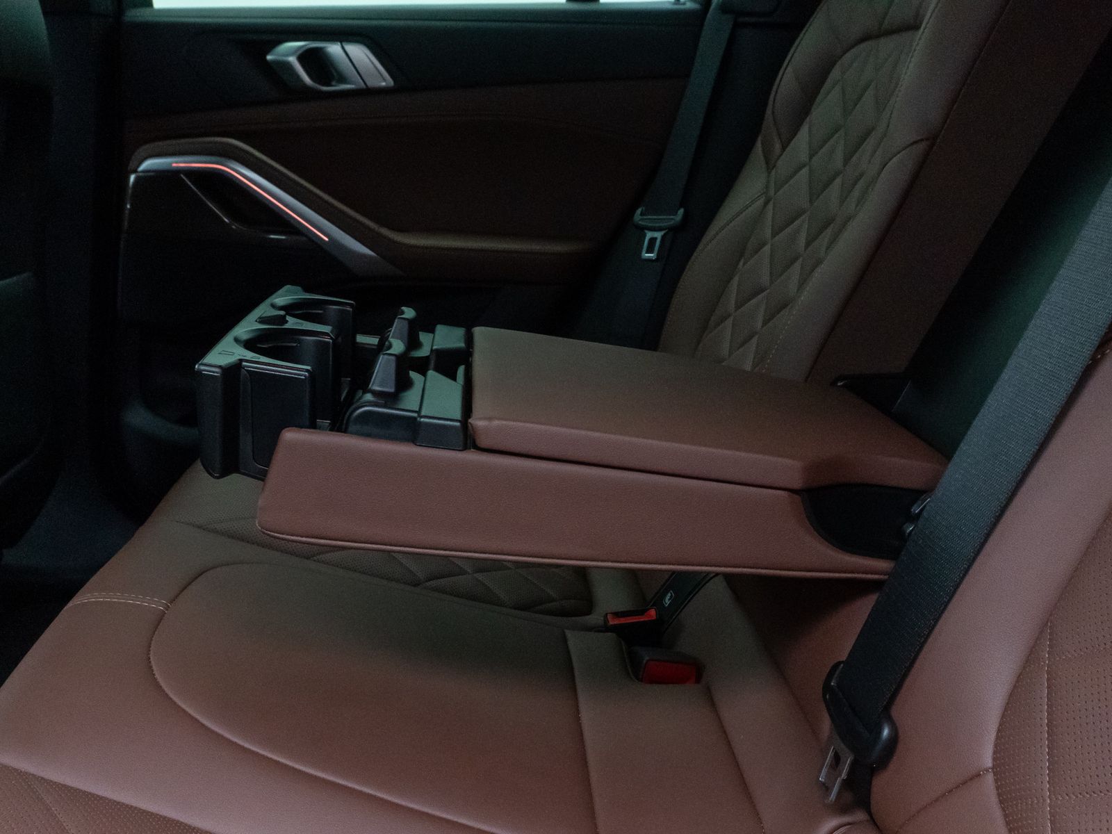 Fahrzeugabbildung BMW X6 xD30d MSport Kamera Laser HUD DAB HiFi 21Zoll