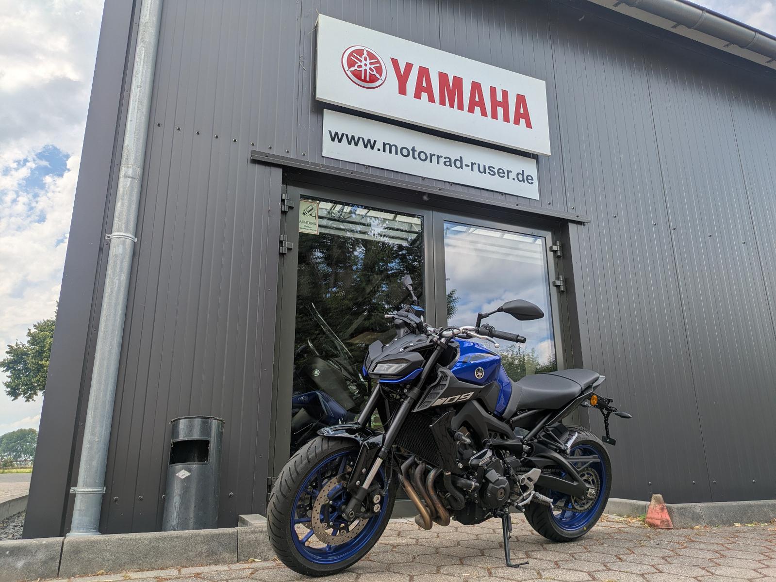 Yamaha MT-09 Service neu // IXIL Auspuff