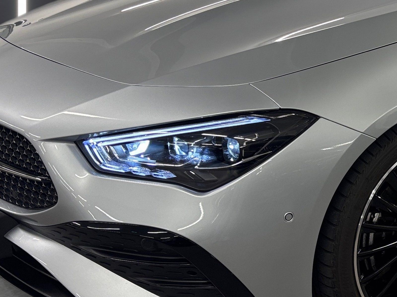 Fahrzeugabbildung Mercedes-Benz CLA 200 AMG PLUS*STDHZG*Pano*HUD*360°*Multibeam*