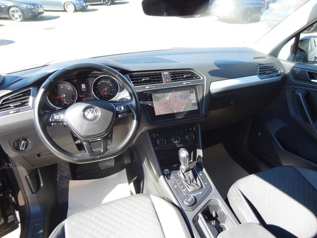 Fahrzeugabbildung Volkswagen Tiguan/R-Line/4x4/DSG/AHK/Navi/Super Optik