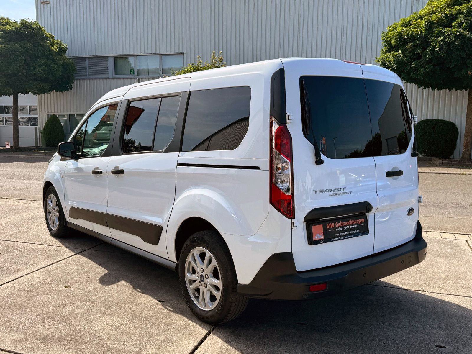 Fahrzeugabbildung Ford Transit Connect Kombi L2 1.5 EB Aut. Trend KAM