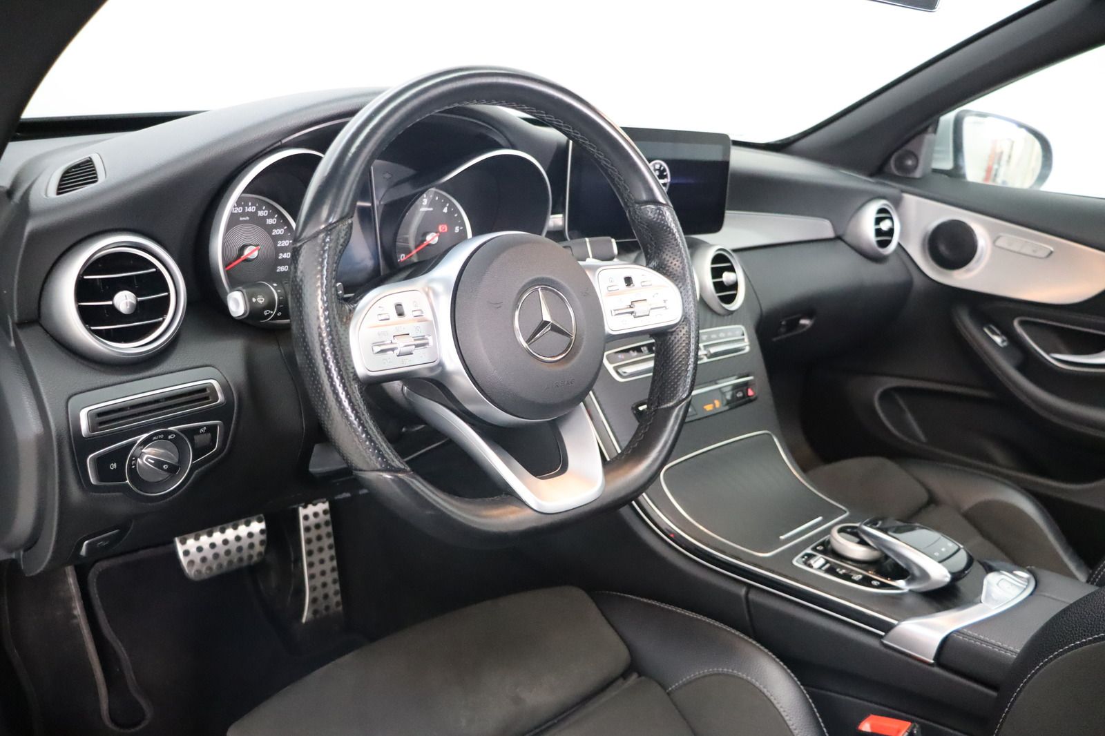 Fahrzeugabbildung Mercedes-Benz C 220 d Cabrio AMG Line