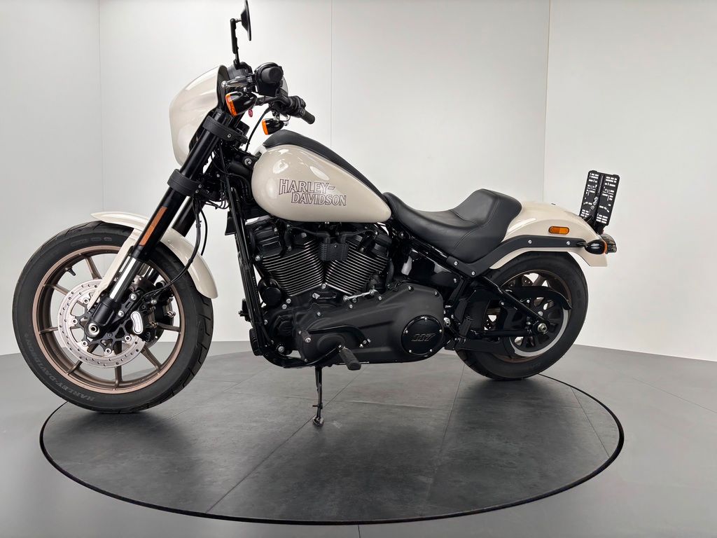 Fahrzeugabbildung Harley-Davidson LOW RIDER S FXLRS *NEUWERTIG *JEKILL&HYDE