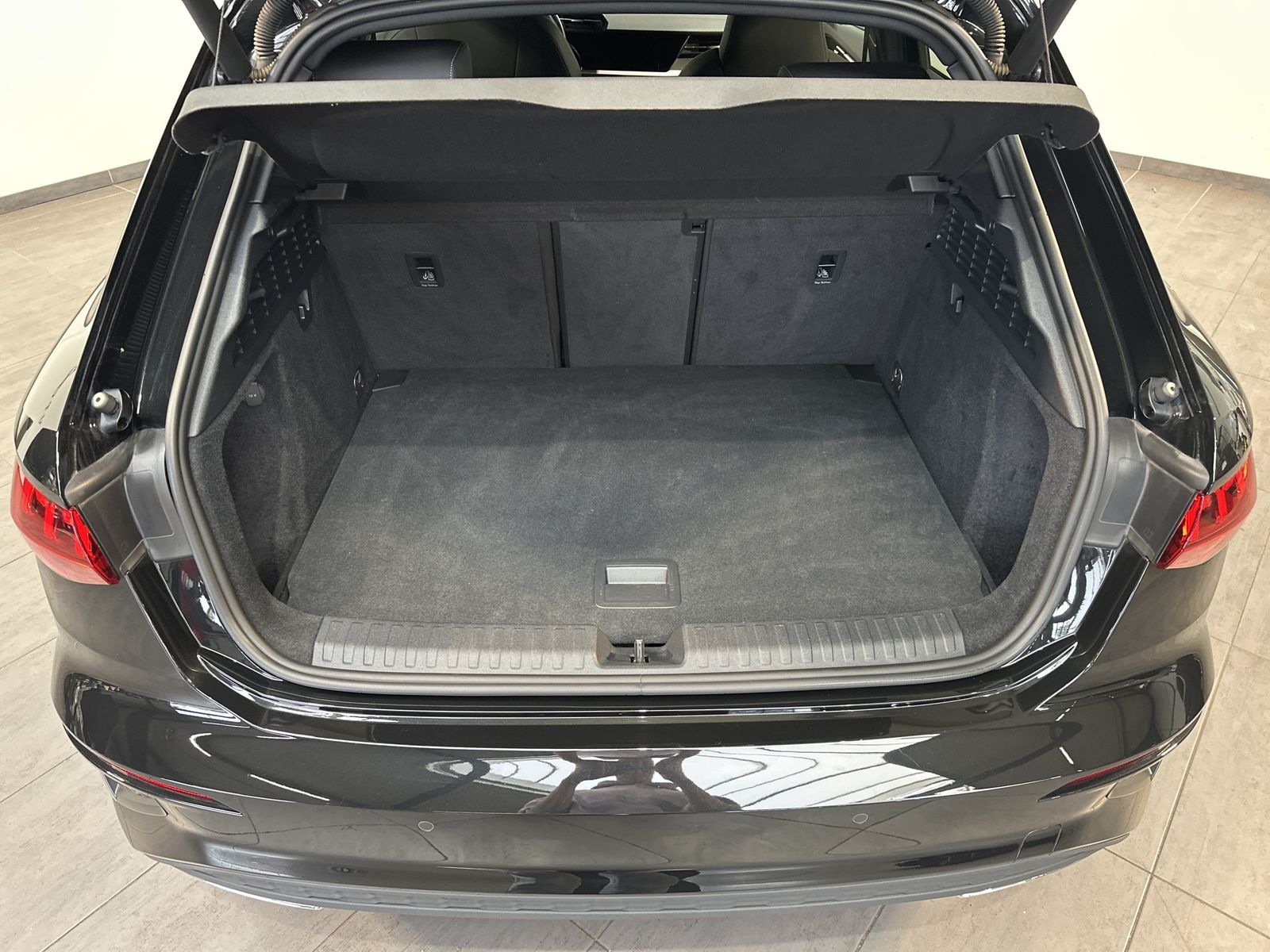 Fahrzeugabbildung Audi A3 40 TFSIe SpB S-Line NAV+LED+B&O+KAM+VCOCK+1HD