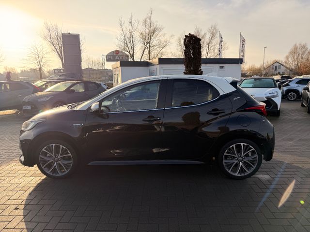 Toyota Yaris Hybrid Style Selection