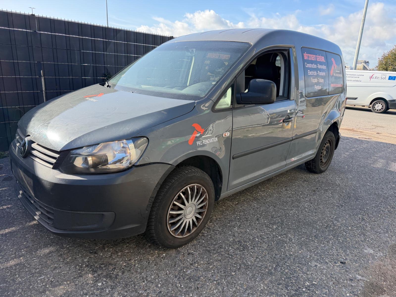 Volkswagen Caddy 2013 — rear view