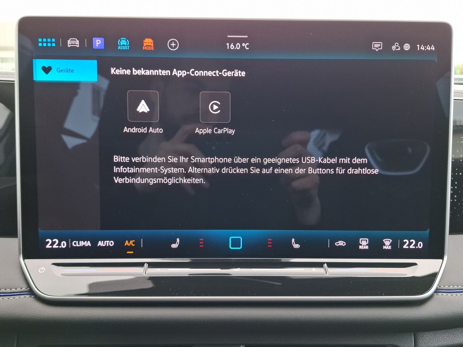 Fahrzeugabbildung Volkswagen Tiguan eTSI R-Line DSG Standhzg. Matrix AHK Navi