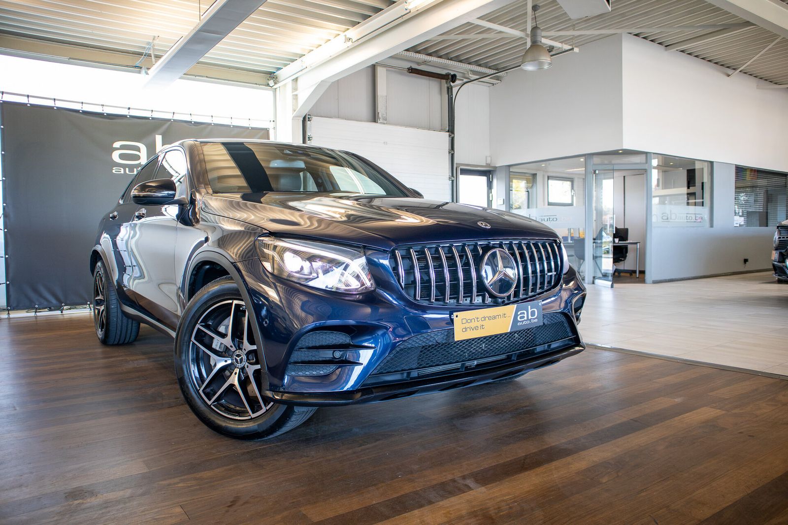 Mercedes-Benz GLC 250 4MATIC COUPE, AMG-LINE, LEDER, CAMERA, Z imagem 3