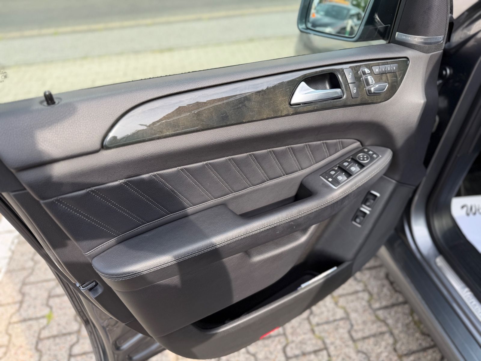 Fahrzeugabbildung Mercedes-Benz GLE 350 d 4Matic AMG LINE NEUER MOTOR VOLLAUSST.