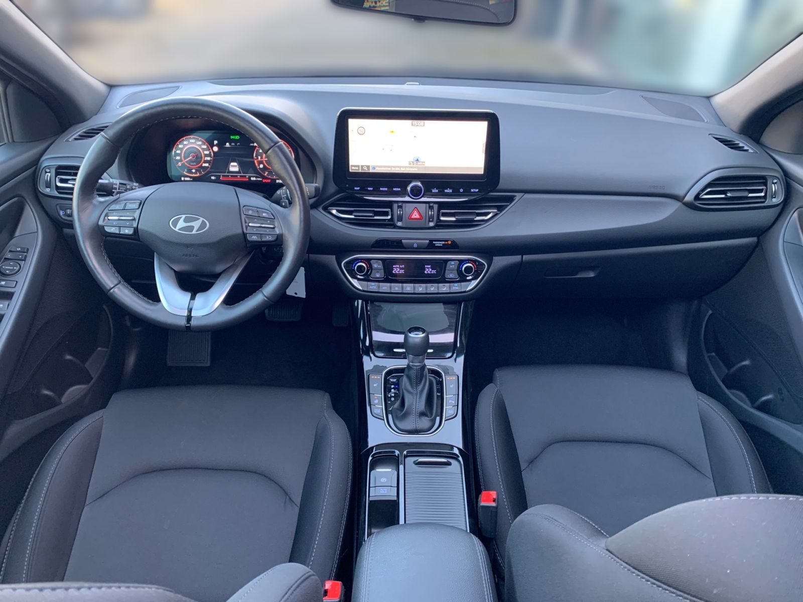 Fahrzeugabbildung Hyundai i30 Kombi 1.5 T-GDI 7-DCT Advantage Mild-Hybrid