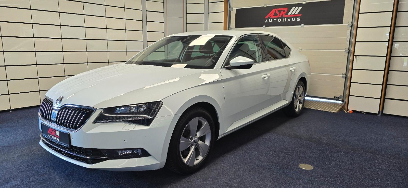 Skoda Superb Lim. Style/ Green tec/ PDC/ Kamera/ 77tkm