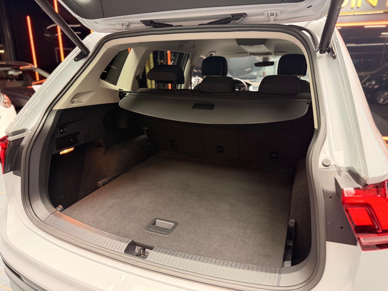 Volkswagen Tiguan Allspace 2.0 TDI 4Motion /Virtual/AHK/Nav